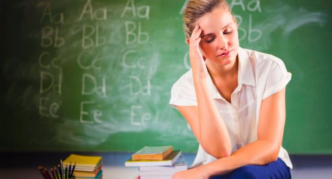 МОН считает, что почти 100% учителей нуждаются в помощи психолога