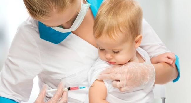 Только половина украинцев считают вакцинацию эффективной
