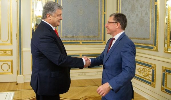 Порошенко провел встречу с Волкером, рассказав об ошибочности возвращения России в G7