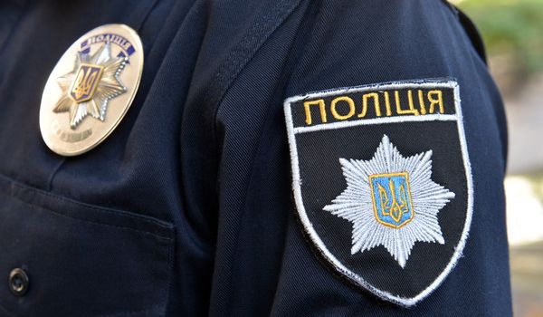 «І хтось ще каже про притиснення москальської мови»: неподалік Києва стався мовний скандал зі співробітницею поліції