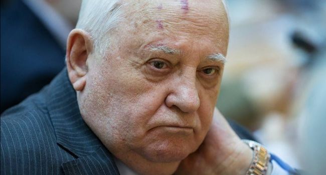 «Могилы брошены, началась травля»: Разин призывает СМИ и россиян изменить отношение к Горбачеву
