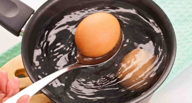 Выделяется токсичный газ: ученые рассказали, сколько минут нужно варить яйца