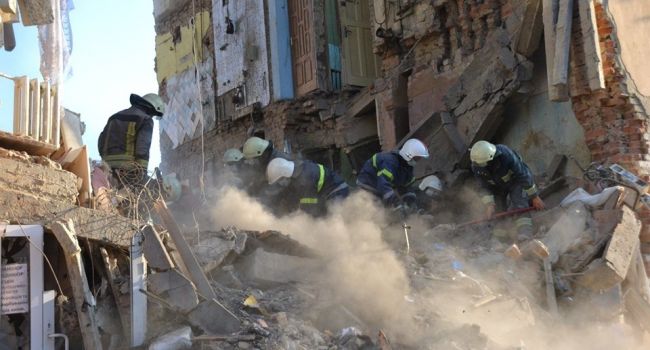 Трагедия в Дрогобыче: под завалами рухнувшего дома могут оставаться люди