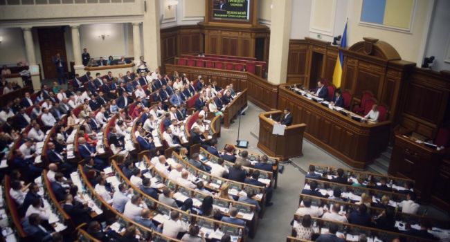 Нардеп от «Слуги народа»: вчерашнее и сегодняшнее заседание парламента полностью и целиком – победа Зеленского
