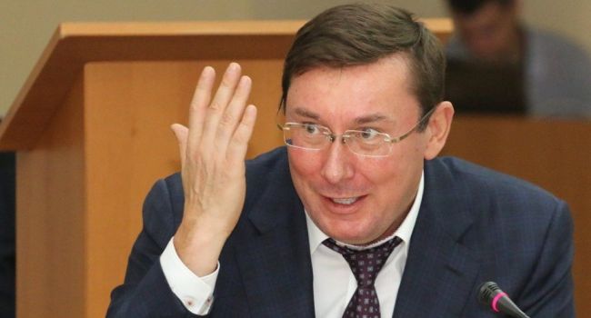 Луценко «феерично» ушел в отставку - закрыл громкое дело, и отобрал 20 уголовных производств у следователей