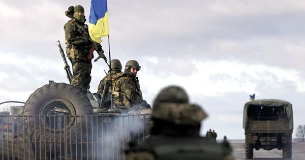 «Бьют со всех сторон»: Из-за жестоких обстрелов на Донбассе ВСУ потеряли 6 бойцов 