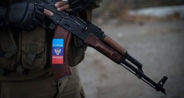 «Шмон в Луганске»: Террористы жестко ищут диверсантов, которые подорвали стратегический мост