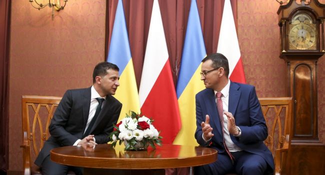 Романенко о визите Зеленского в Польшу: наконец-то убрали конфликт из-за могил, который раздувал Вятрович при поддержке Порошенко Романенко о визите Зеленского в Польшу: наконец-то убрали конфликт из-за могил, который раздувал Вятрович при поддержке Порошенко