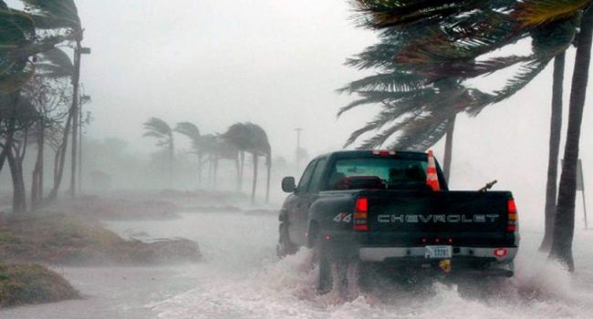 Ураган «Дориан» уже приблизился к США: в сети появилось жуткое видео