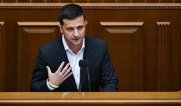 Зеленский – депутатам ВР: Это парламент, а не «малина», где можно прятаться под куполом 5 лет 