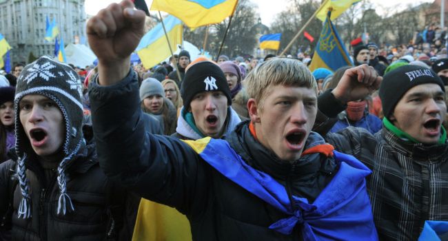 В нынешних украинских реалиях единственной реальной оппозицией власти является улица - мнение