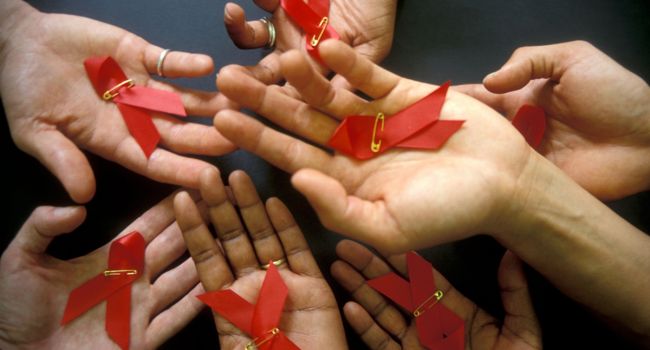 Медики: от вируса ВИЧ людей защитят личинки червей