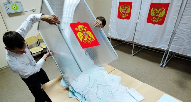 Можете уже не голосовать: на выборах в российском Волгограде кандидат в депутаты умер прямо на участке