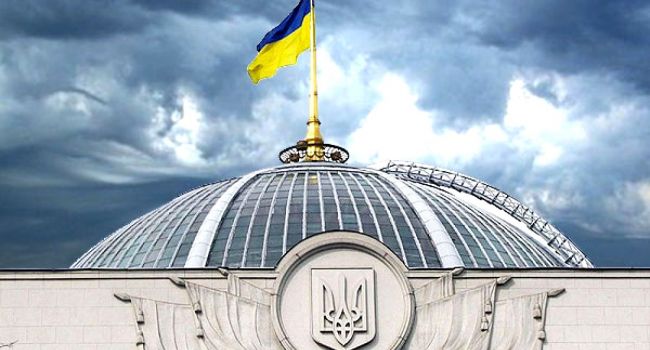 Тотальное обновление украинского парламента ничего хорошего стране не даст - мнение Тотальное обновление украинского парламента ничего хорошего стране не даст - мнение