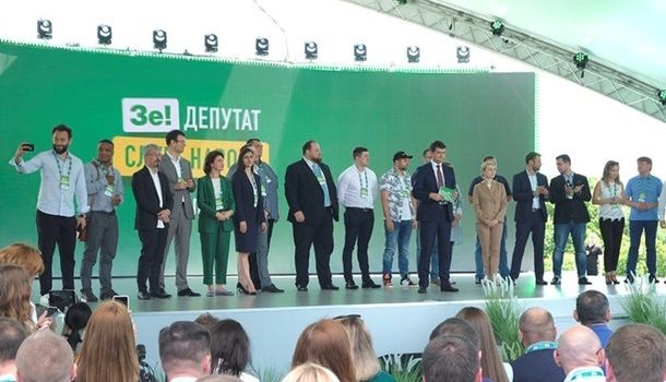 СМИ: в партии Зеленского уже жалуются на Офис президента 
