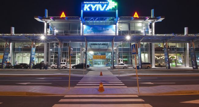 Аэропорт «Киев» снова открыл двери для пассажиров