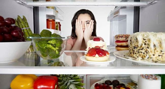 Диетологи назвали основные причины постоянного чувства голода