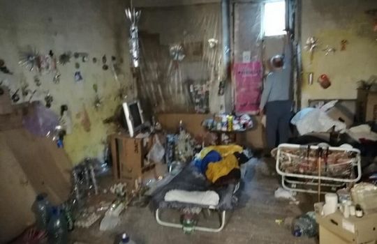 В Одессе нашли семью, которая не выходит из квартиры 20 лет: в сети показали фото