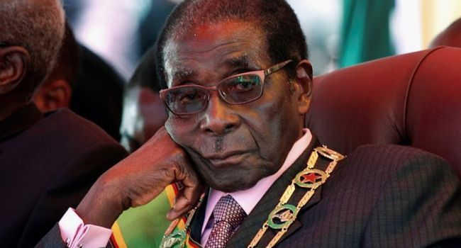 «Покойся, как Ленин»: Бывшего президента Зимбабве будут хранить в мавзолее