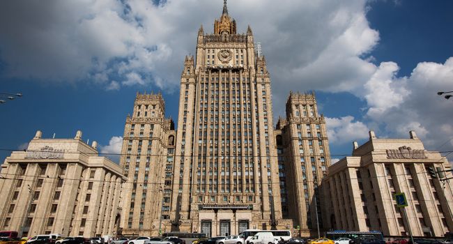 Посольство России потребовало от Лондона отказаться от попыток расколоть украинское общество