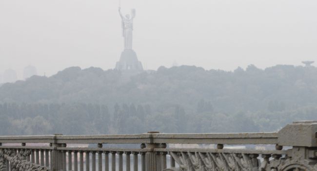 «Носите маски и берегите здоровье»: в Киеве зафиксировано повышенное загрязнение воздуха
