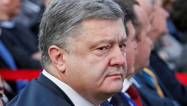 Депутат Верховной рады обнародовал кадры заснувшего на совещании Порошенко
