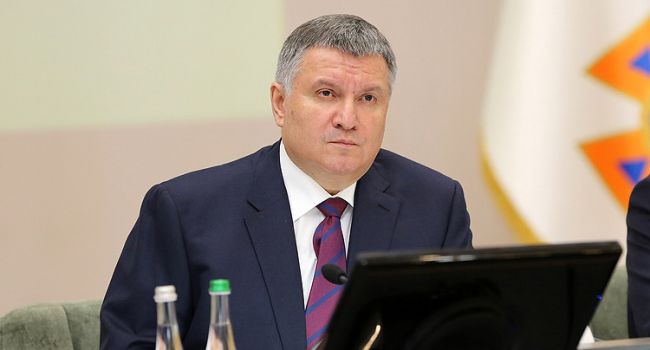 Аваков остался министром внутренних дел, поскольку согласился принять условия, выдвинутые представителями новой власти - СМИ
