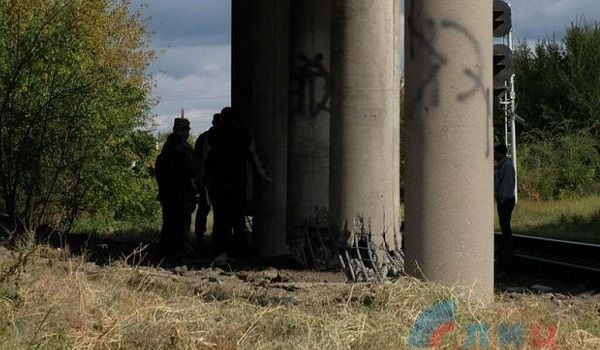 «Гуманитарки» из России не будет: в Луганске подорван мост