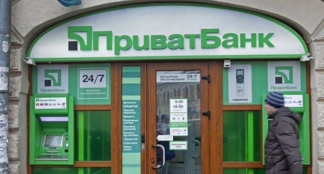 «ПриватБанк» продолжает «куролесить»: У клиентов пропадают деньги со счетов, а в банке не выходят на связь