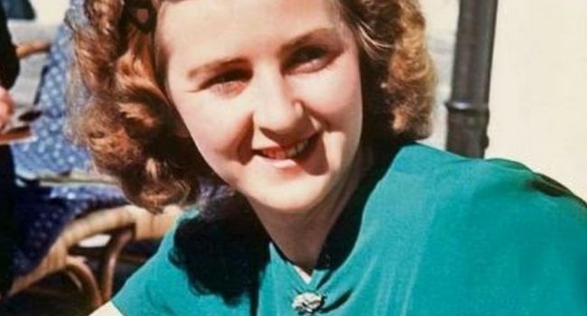 На аукционе в Британии анонимный покупатель приобрёл шелковые трусики жены Гитлера