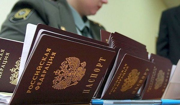 В РФ рассказали, сколько жителей «Л/ДНР» получили российские паспорта 