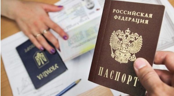 В немецком МИД запретили ставить визы жителям ЛДНР с российскими паспортами В немецком МИД запретили ставить визы жителям ЛДНР с российскими паспортами