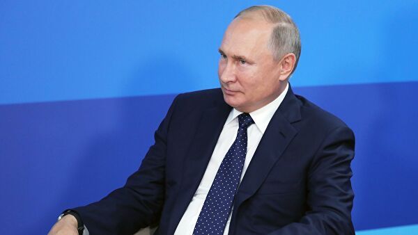 День и ночь наблюдать: Путин повелел, чтобы министры занялись изучением поведения молодежи в интернете