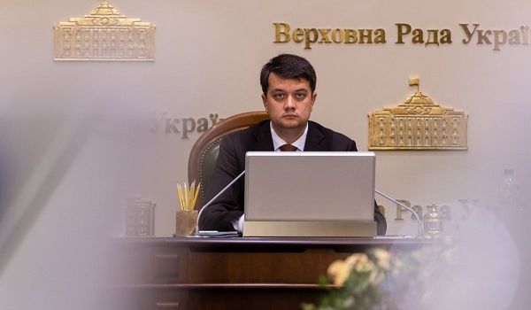 В «Слуге народа» намерены отправить Разумкова в отставку 