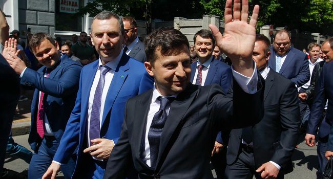 Политолог: «Президент и его команда проиграли информационную войну радикалам» Политолог: «Президент и его команда проиграли информационную войну радикалам»