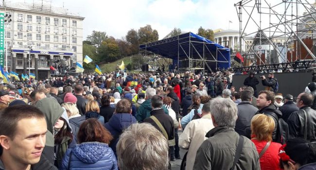 На Майдане собрались люди, которые никак не связанные с политиками-лузерами, как и с маргинальными а-ля патриотами, – журналист