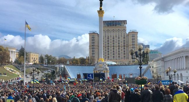 Блогер: пришел на Майдан, потому что власть, пусть и с, несколько шароварной, но украинской, превращается в постсоветскую