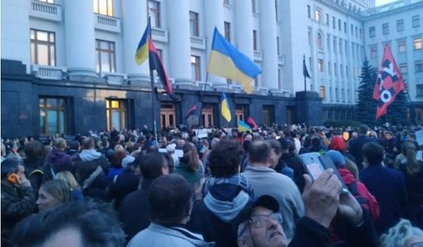 Против «формулы Штайнмайера»: по всей Украине начали активно создавать штабы сопротивления капитуляции 