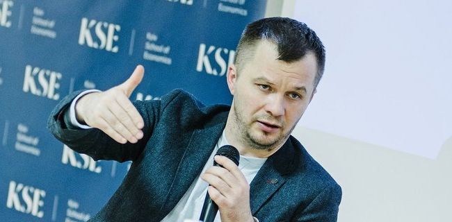 «Я сам не читаю книг и не советую другим»: Милованов поразил новым заявлением 