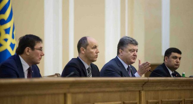 Рейтинг недоверия сегодня возглавляют Порошенко, Парубий и Луценко - опрос Рейтинг недоверия сегодня возглавляют Порошенко, Парубий и Луценко - опрос