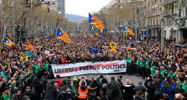 Испания расправляется с сепаратизмом – лидерам движения за независимость Каталонии впаяли до 13 лет