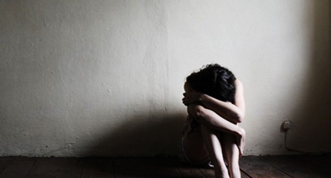 Стали известны причины самоубийства молодой девушки в Мирном
