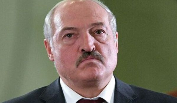 «Враги, которые отвернулись к России спиной»: Лукашенко открыто подыграл Путину, огрызнувшись на Запад