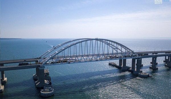 «Я бы не ездил на месте нормальных людей»: Крымскому мост опять предрекли полное разрушение