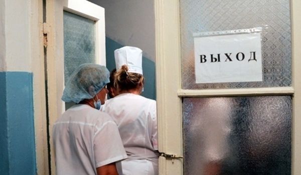 В Украине из-за нехватки средств массово закрывают больницы: людям приходится ехать за десятки километров 