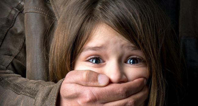 «Вновь педофилия»: В Киеве мужчина развращал 9-летнюю девочку