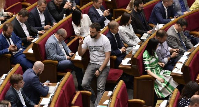 Экс-нардеп: цель применения полиграфа – отмазать президента, дав пинка людям Коломойского Экс-нардеп: цель применения полиграфа – отмазать президента, дав пинка людям Коломойского