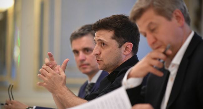 «Делает вид, что не знает о новых условиях России»: Медведева рассказала о плане Б по Донбассу у Зеленского «Делает вид, что не знает о новых условиях России»: Медведева рассказала о плане Б по Донбассу у Зеленского
