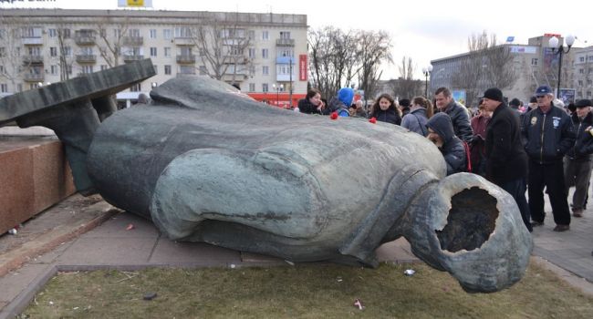 «Помогите с дедушкой Лениным»: СЕТАМ сообщил о розыске демонтированных памятников
