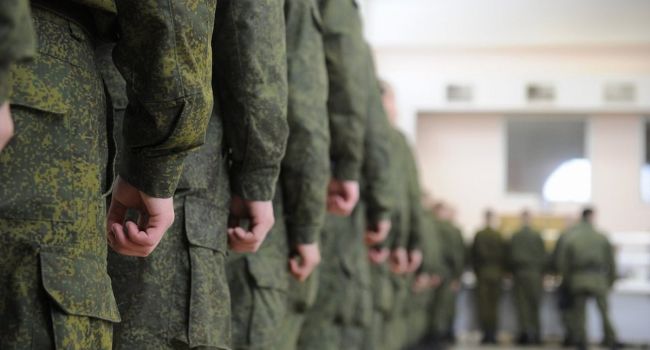 «Причиной стал нервный срыв»: В РФ солдат срочной службы расстрелял сослуживцев 
